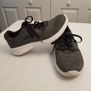 Skechers GoGa Max Women's Sz 8 Black/White On The Go Athletic Sneakers